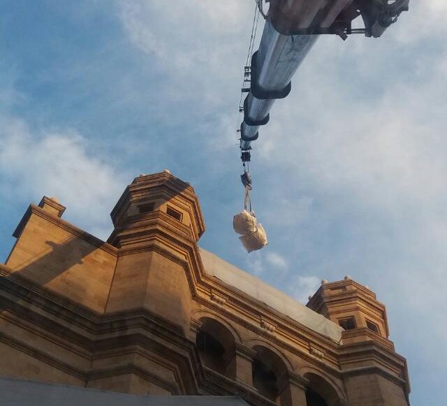 Grúa y transporte industrial