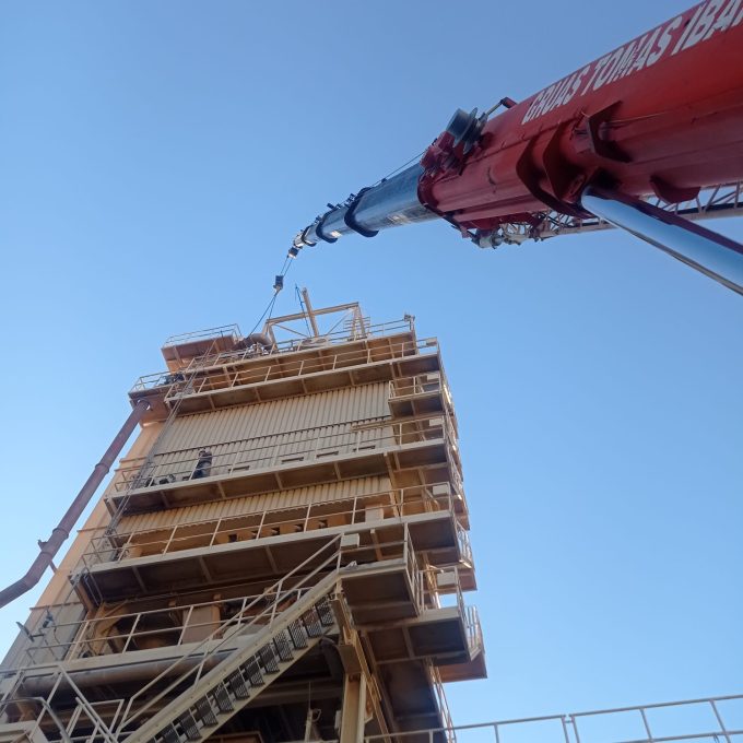 Grúas y Transporte industrial en Castellón