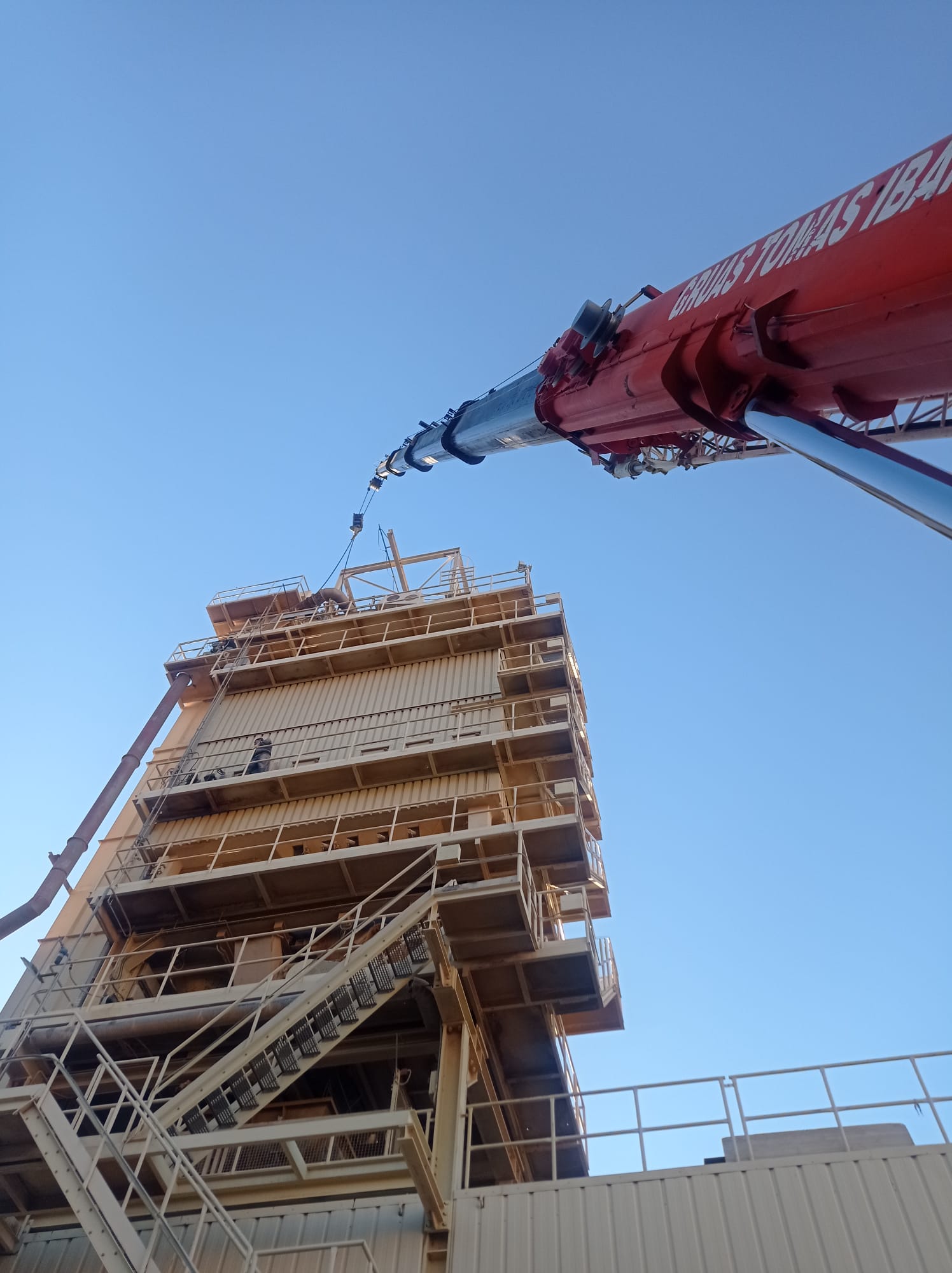 Grúas y Transporte industrial en Castellón